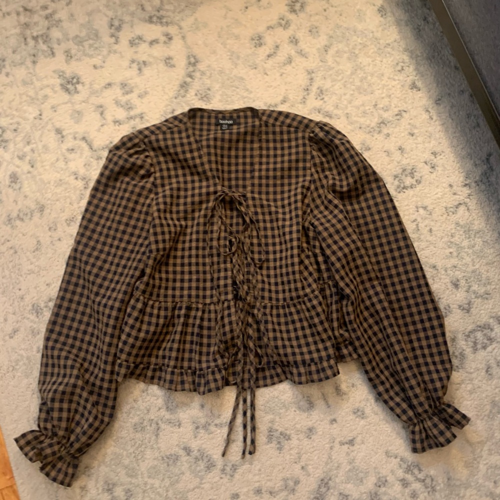 Boohoo Brown and Black Ruffled Tie Front Blouse